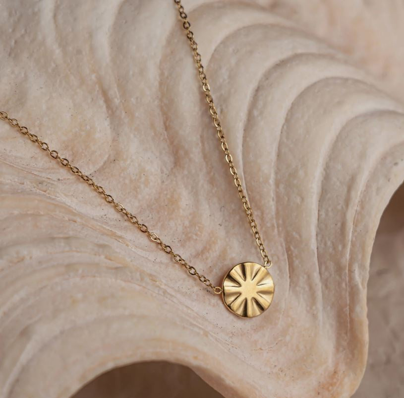 Vikto Necklace